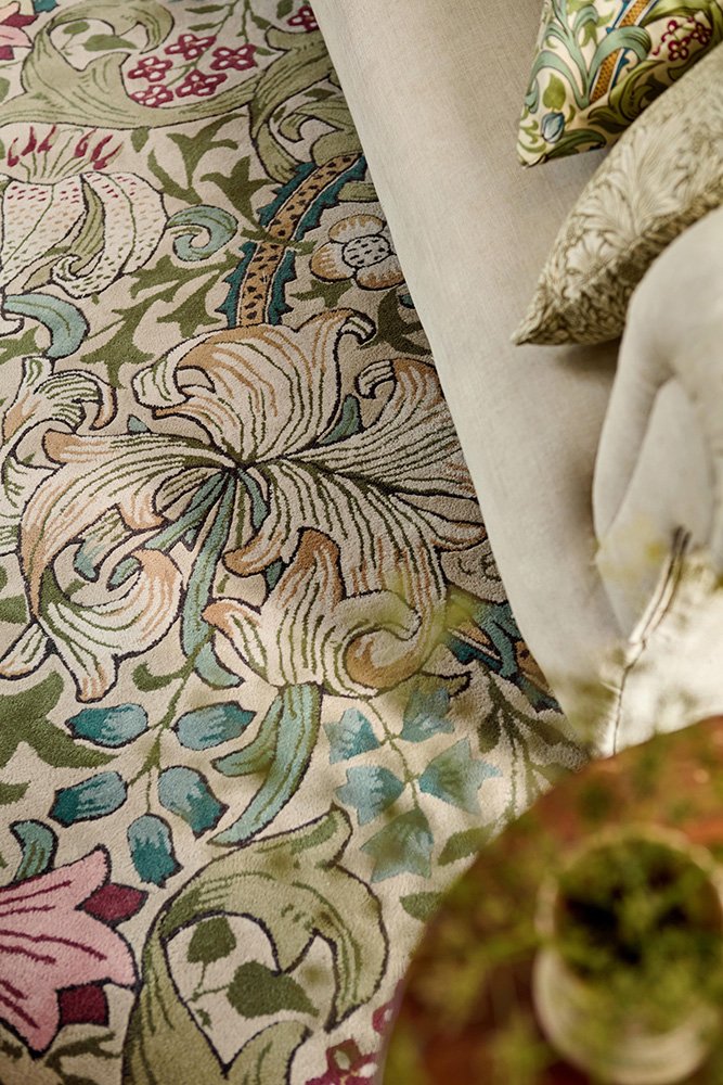 Morris & Co Golden Lily Green – Red 130107
