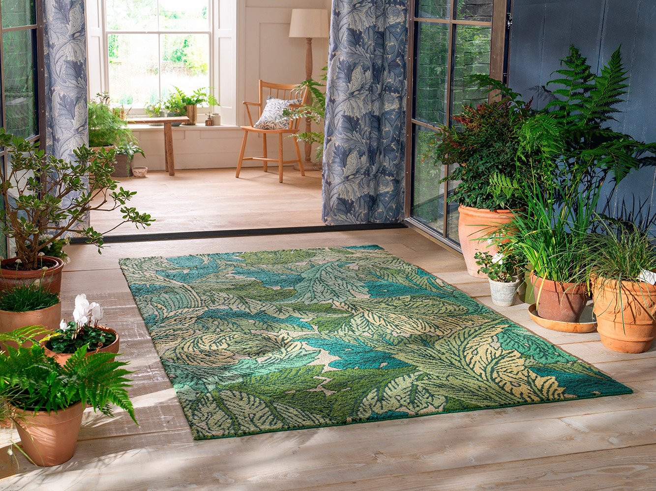 Morris & Co Acanthus Nettle – Sky Blue Outdoor 427307