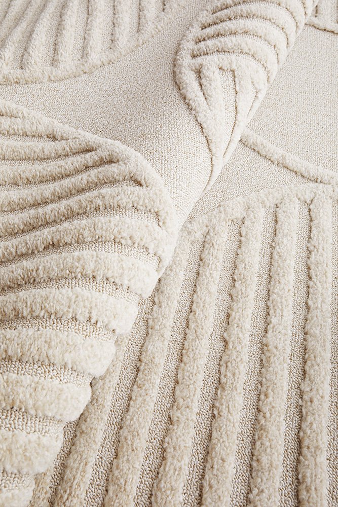 Lotus Leo Beige